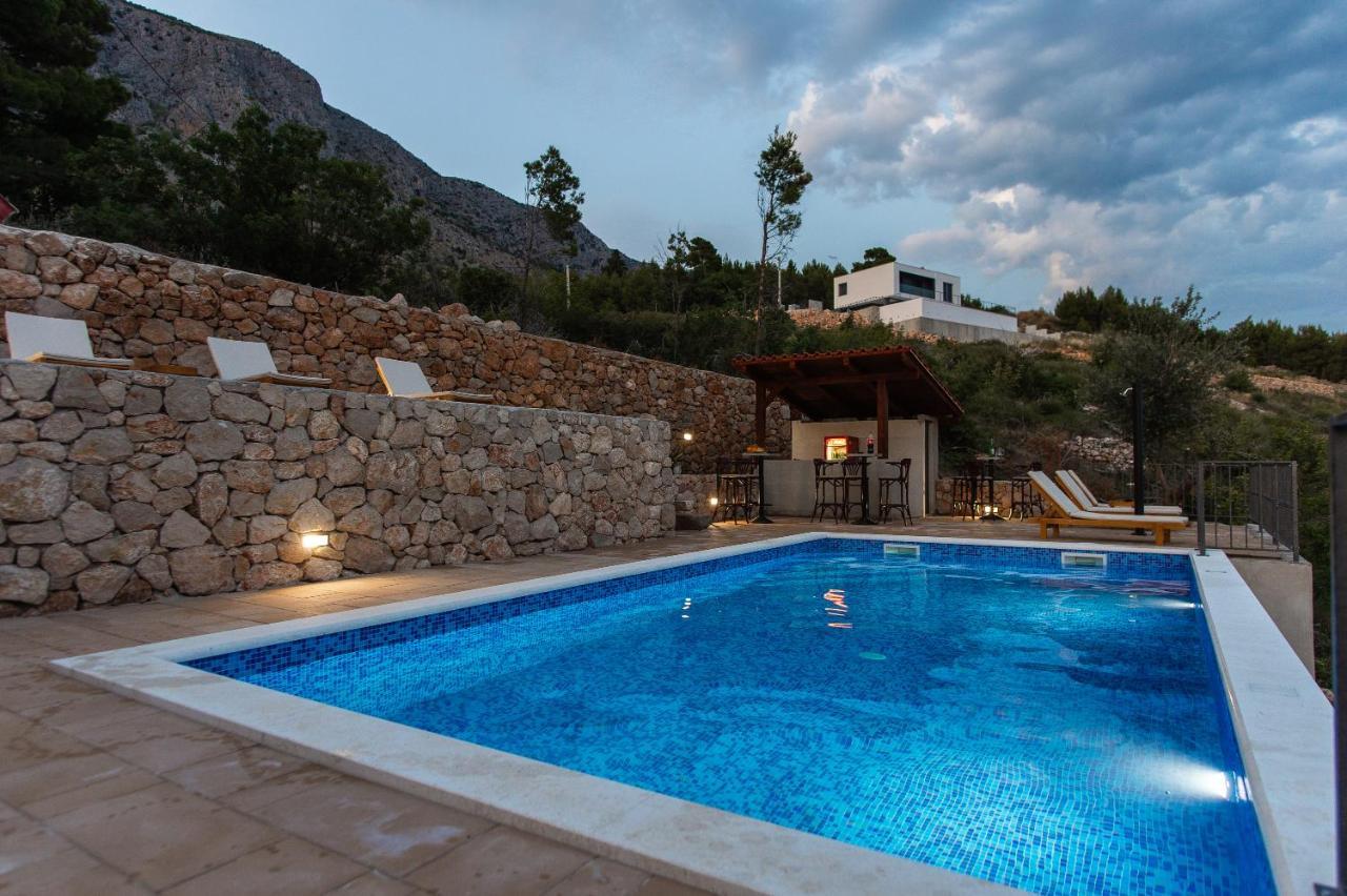 Exclusive Villa Almissa With Swimming Pool And Sea View Lokva Rogoznica Εξωτερικό φωτογραφία