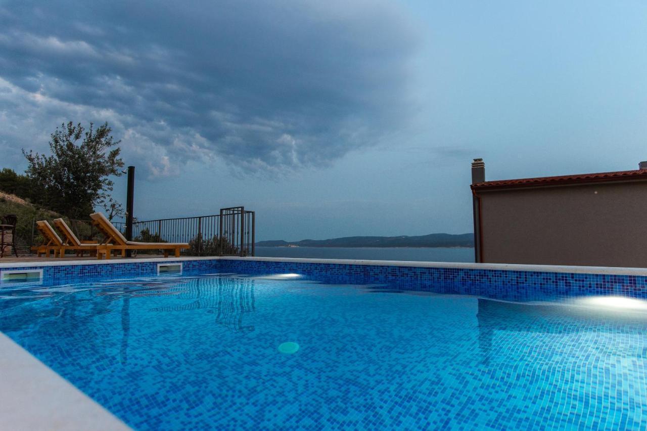 Exclusive Villa Almissa With Swimming Pool And Sea View Lokva Rogoznica Εξωτερικό φωτογραφία
