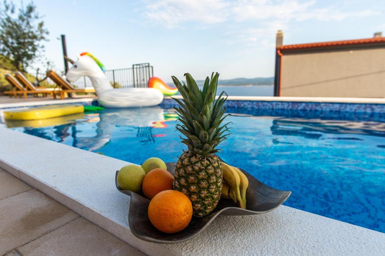 Exclusive Villa Almissa With Swimming Pool And Sea View Lokva Rogoznica Εξωτερικό φωτογραφία