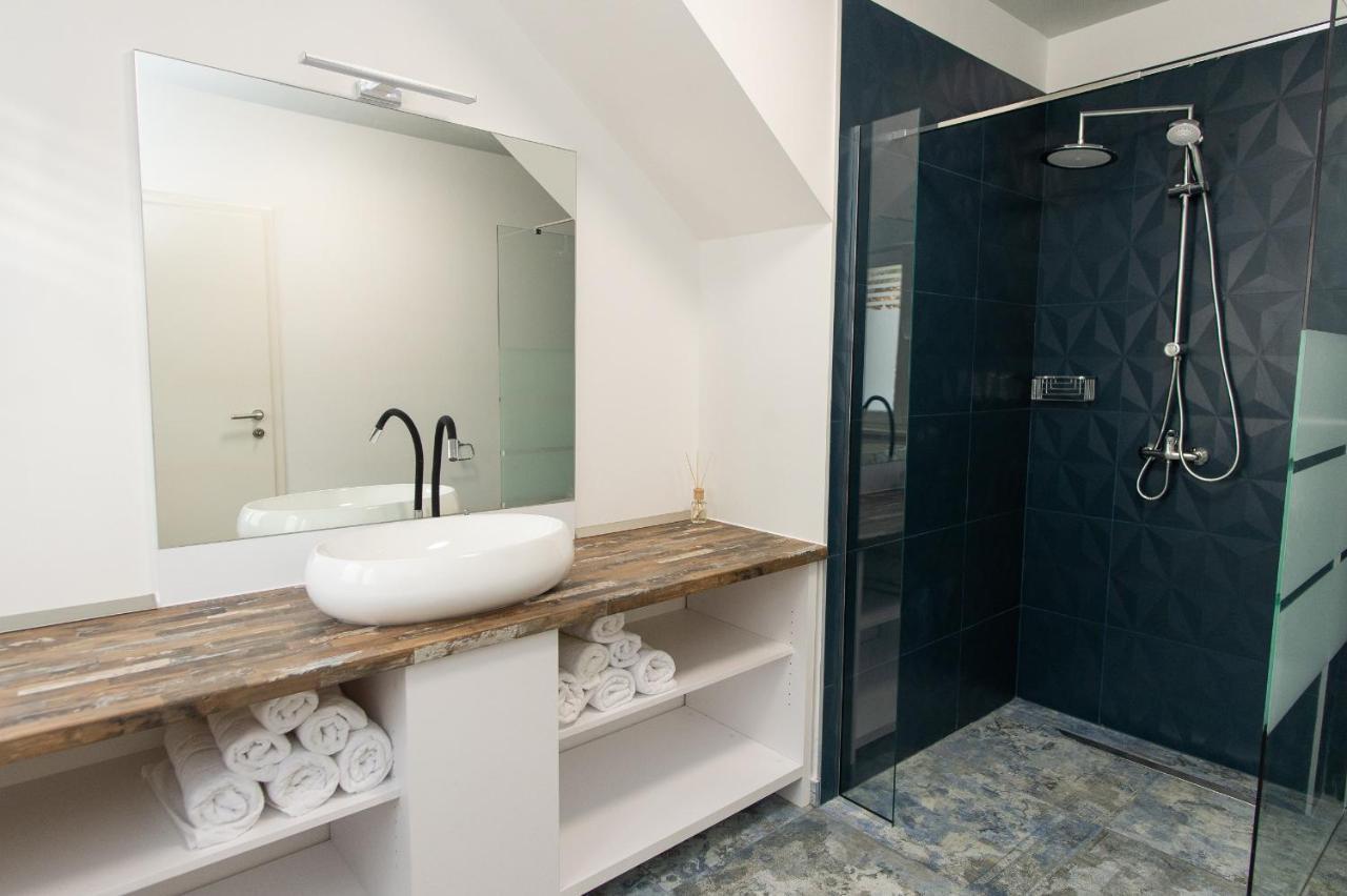 Exclusive Villa Almissa With Swimming Pool And Sea View Lokva Rogoznica Εξωτερικό φωτογραφία