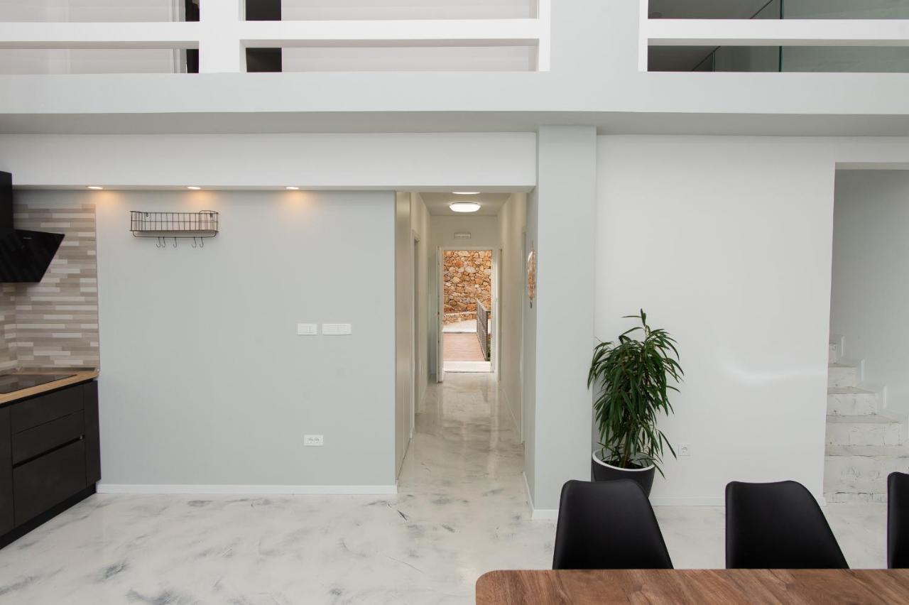 Exclusive Villa Almissa With Swimming Pool And Sea View Lokva Rogoznica Εξωτερικό φωτογραφία